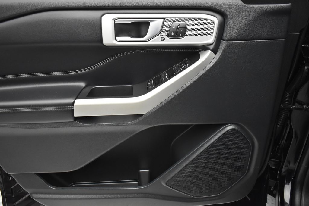 Thumbnail: 2022 Ford Explorer - 11