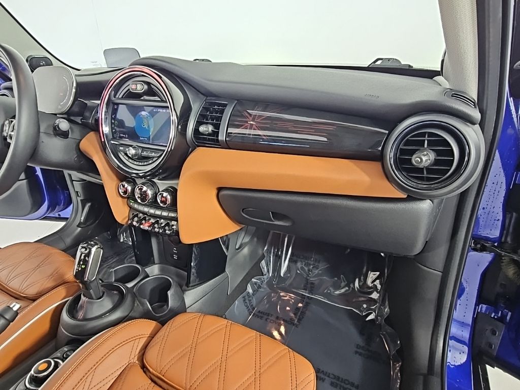 Thumbnail: 2021 MINI Cooper - 14