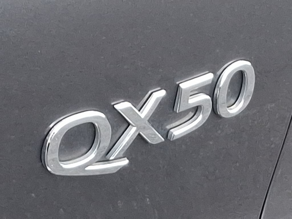 2021 INFINITI QX50 Luxe 32