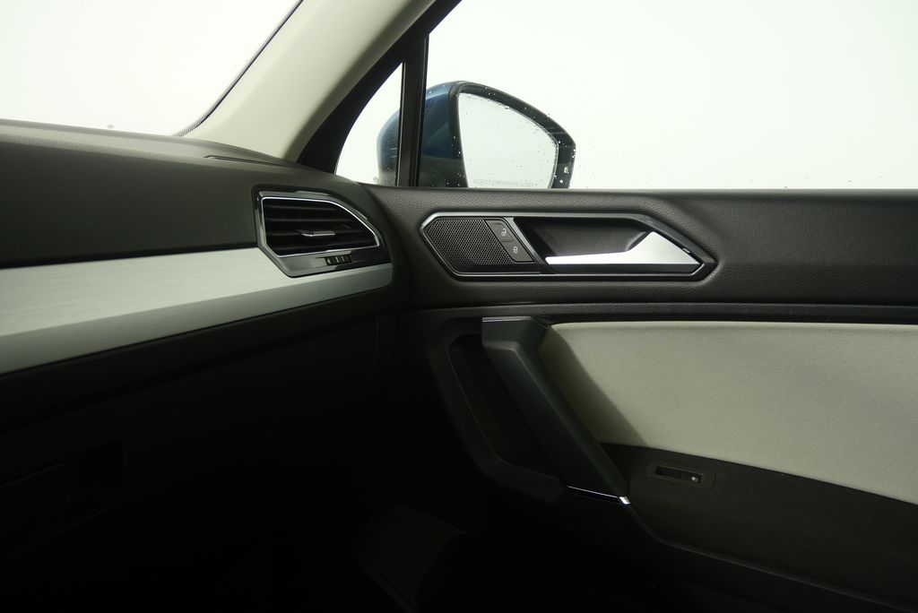 Thumbnail: 2018 Volkswagen Tiguan - 26