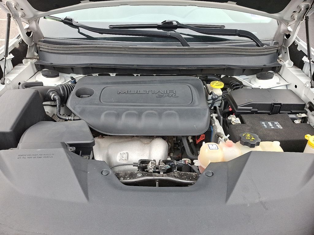 Thumbnail: 2019 Jeep Cherokee - 28