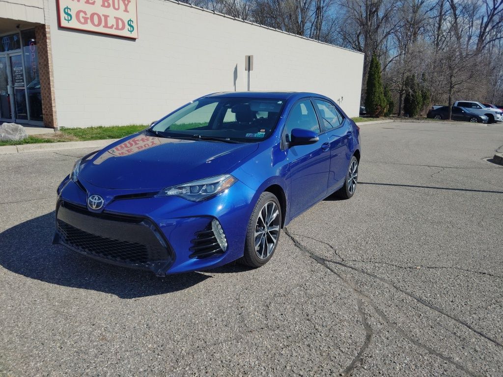 Blue 2018 Toyota Corolla SE Sedan Front-Wheel Drive Continuously Variable Transmission