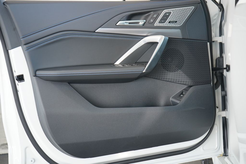 Thumbnail: 2025 BMW X1 - 9