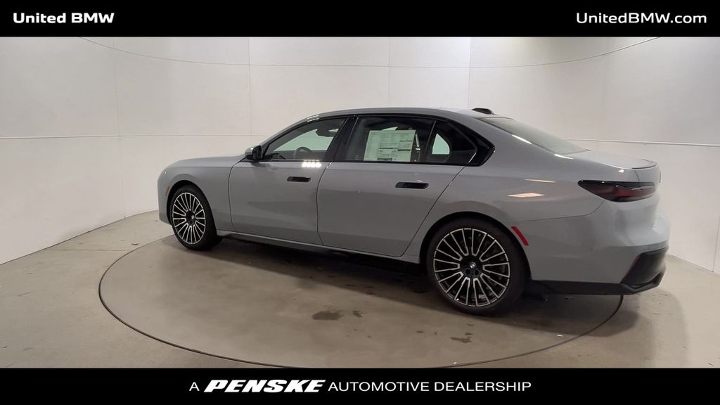 Thumbnail: 2025 BMW 7 Series - 6