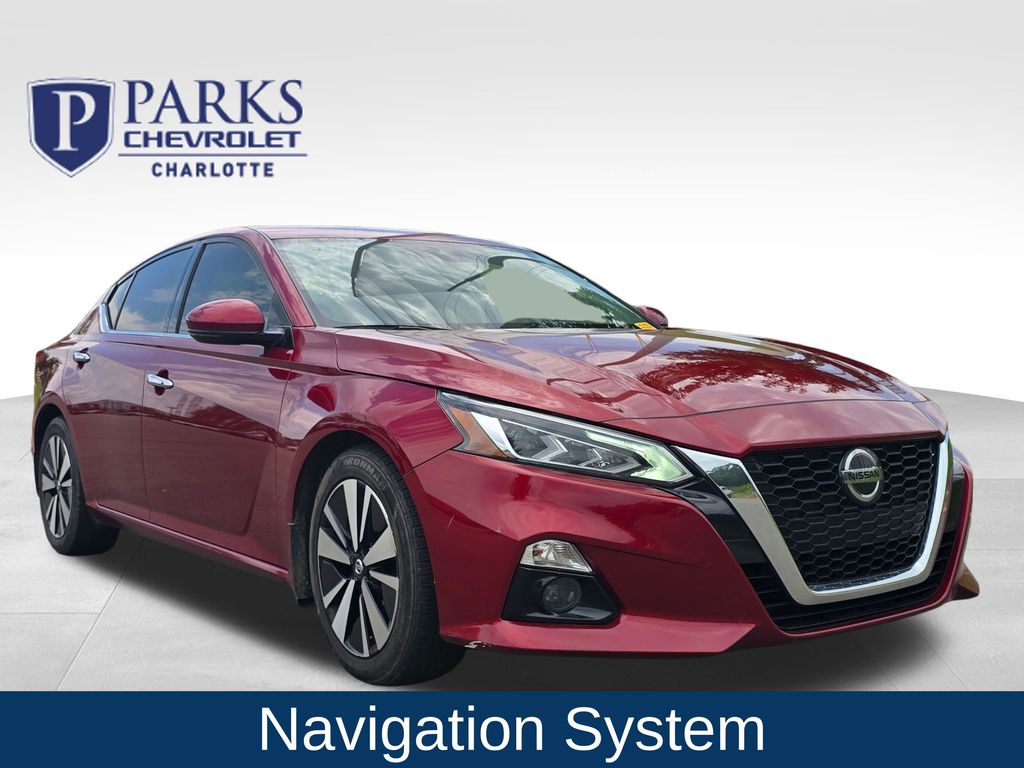 Red (Scarlet Ember Tintcoat) 2019 Nissan Altima Sedan Front-Wheel Drive Continuously Variable Transmission