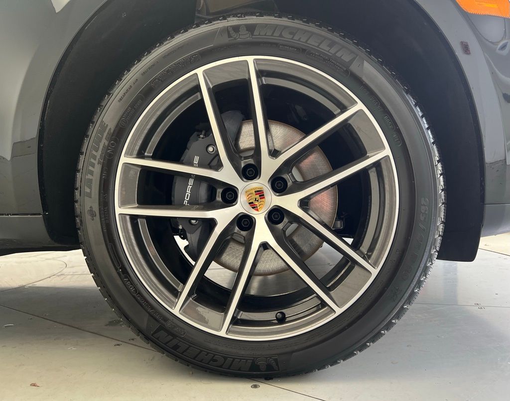 Thumbnail: 2026 Porsche Macan - 27