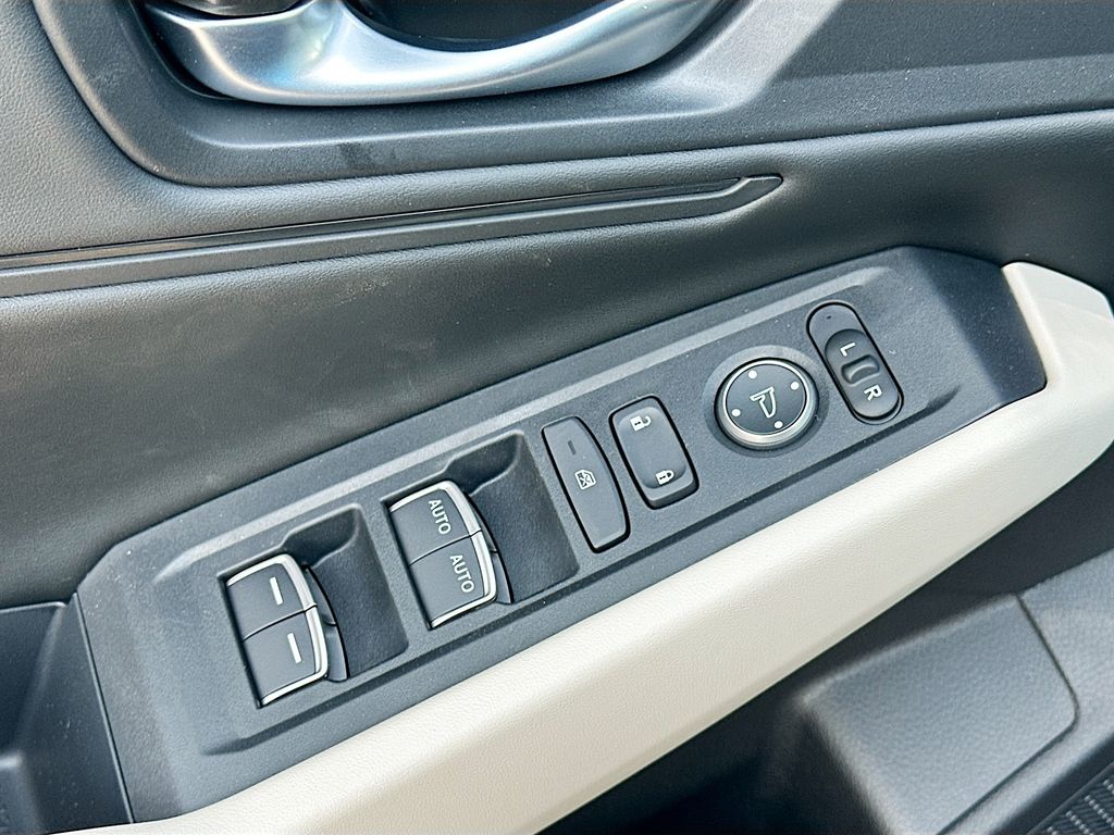 2025 Honda Accord SE 19