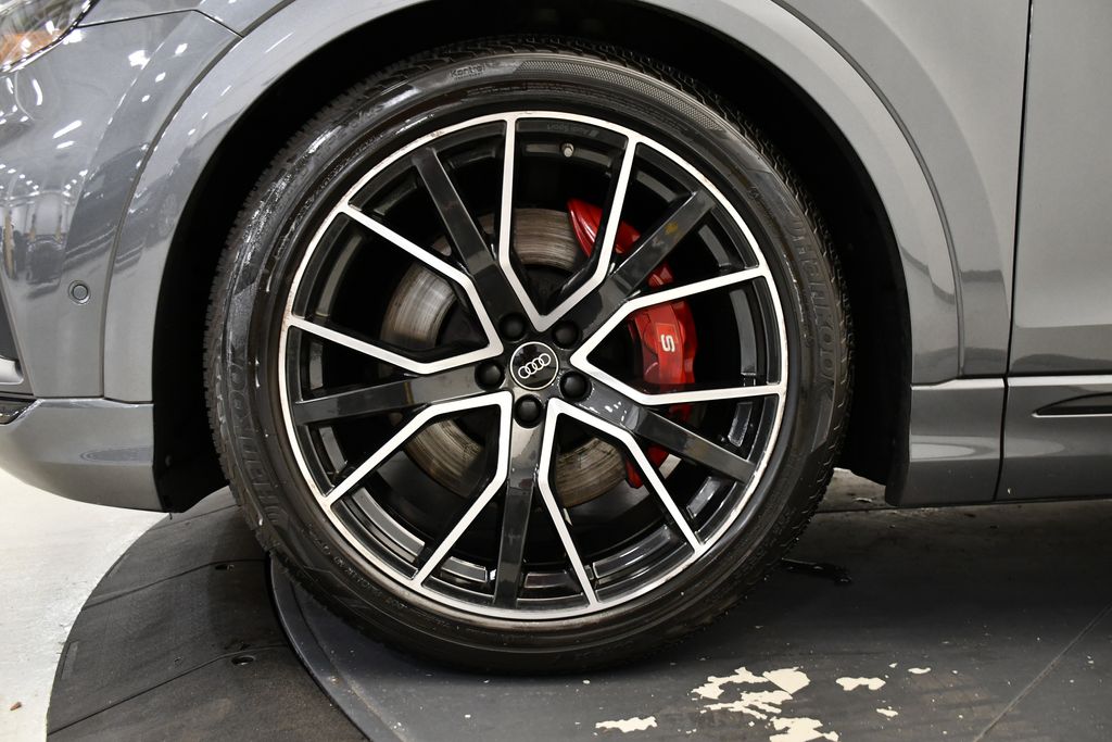 Thumbnail: 2022 Audi SQ8 - 12