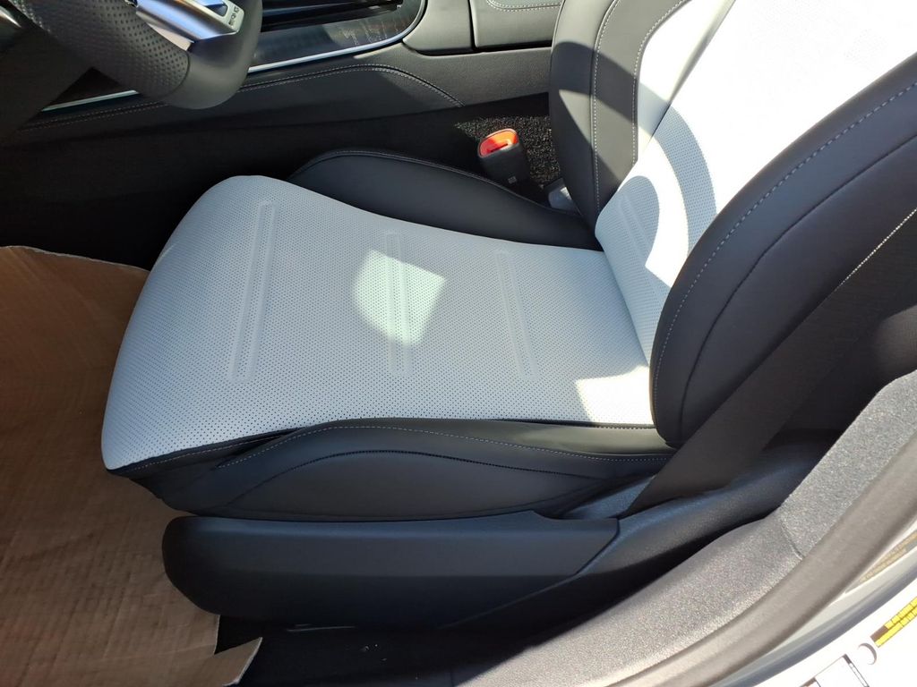 New 2026 White Mercedes-Benz E 53 AMG® image 15