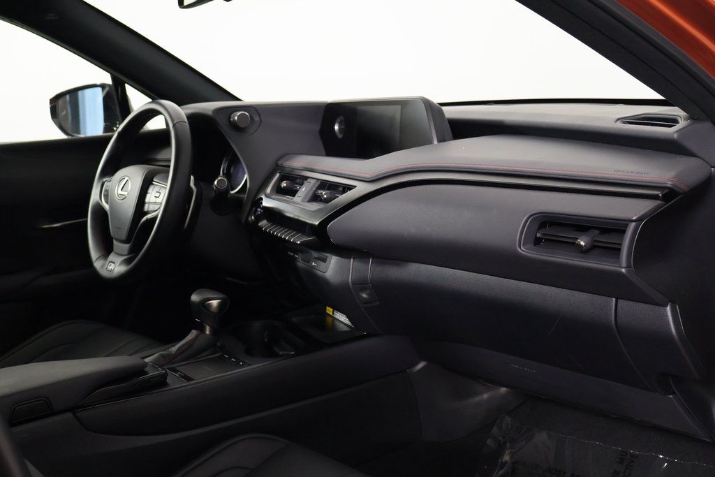 Thumbnail: 2021 Lexus UX - 9