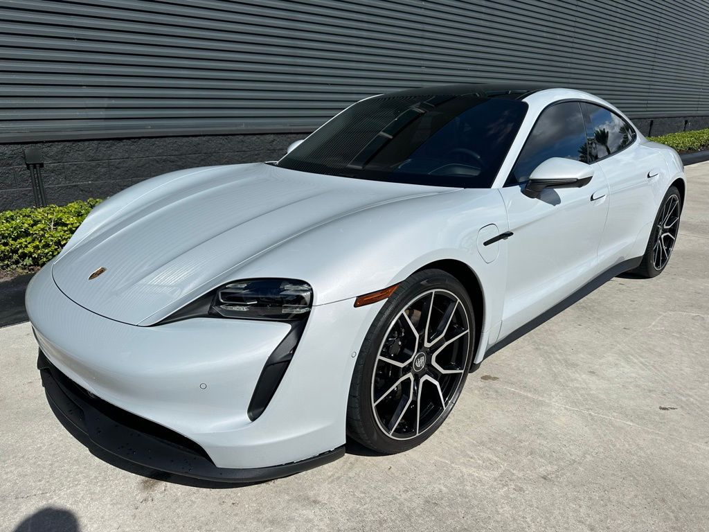 Thumbnail: 2022 Porsche Taycan - 7