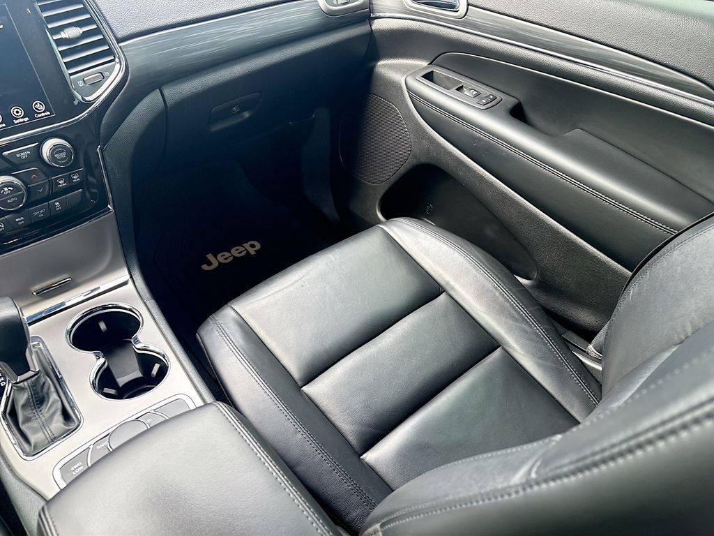 Used 2022 Black Jeep Limited image 24