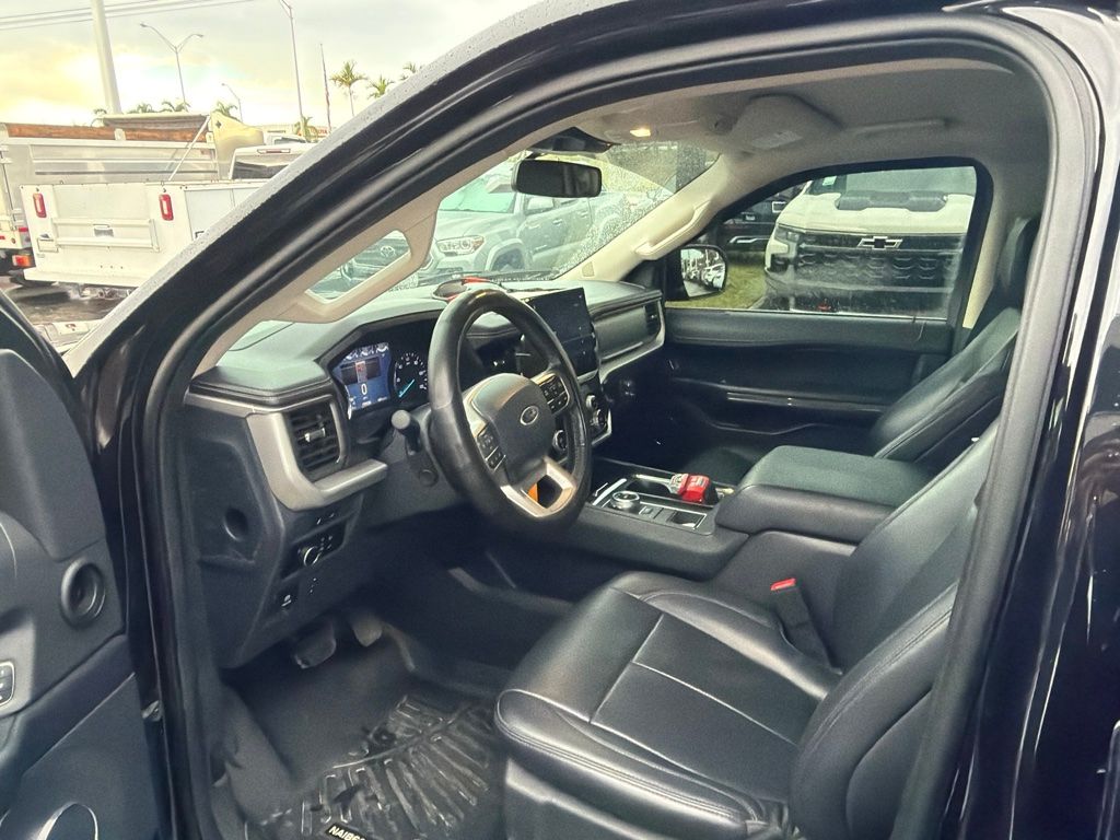 Used 2024 Black Metallic Ford XLT image 4