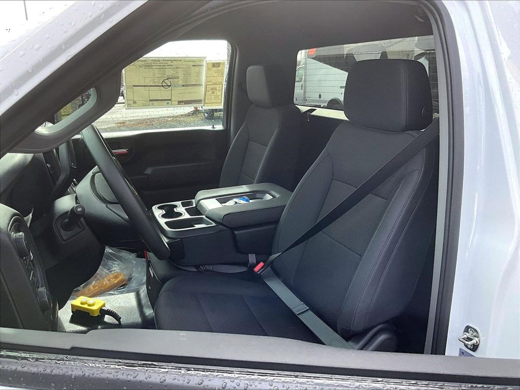 2026 Chevrolet Silverado 3500HD — photo 11