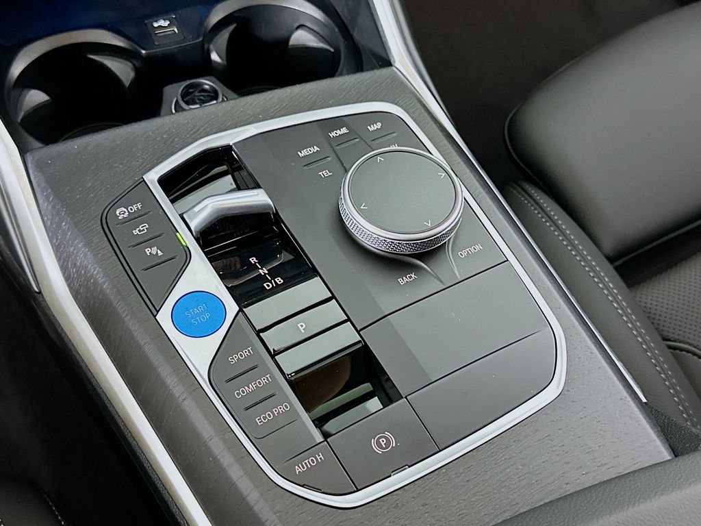 Thumbnail: 2024 BMW i4 - 15