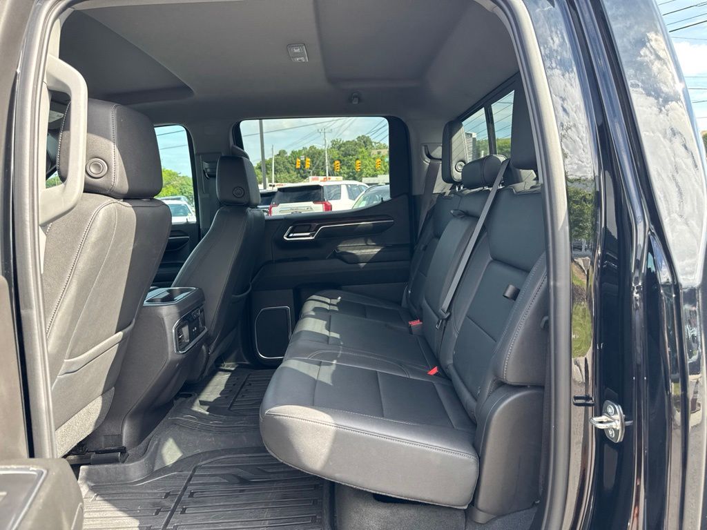 Used 2024 Black GMC SLT image 22