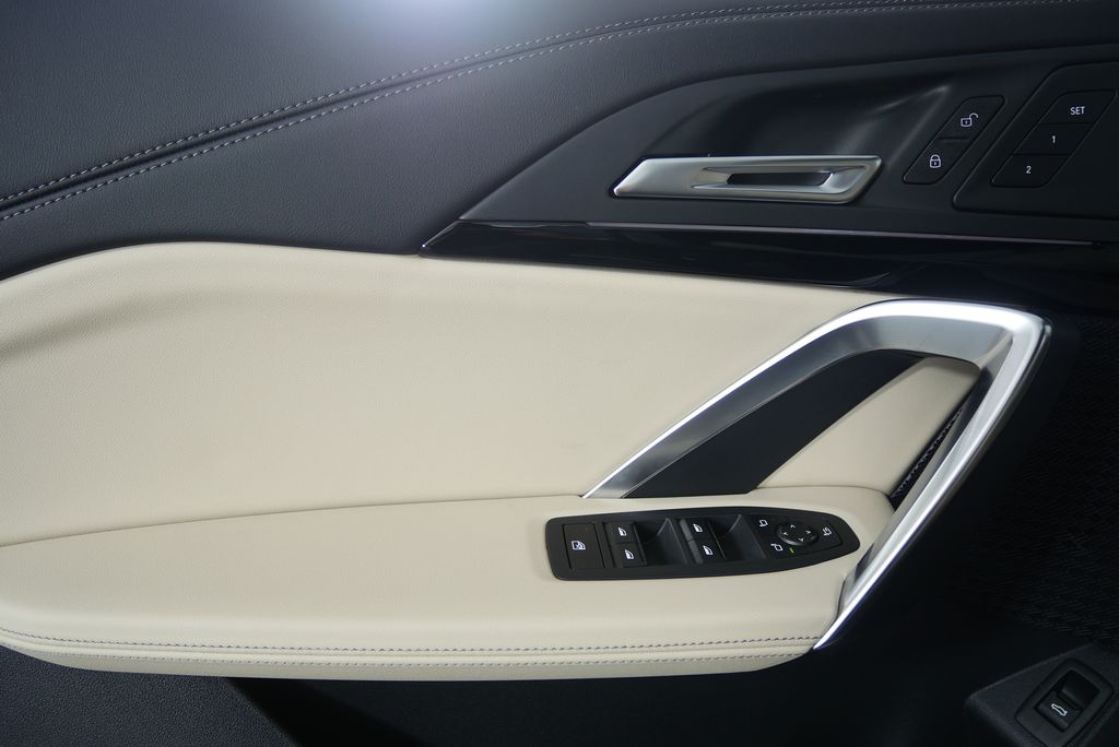 Thumbnail: 2025 BMW X1 - 8