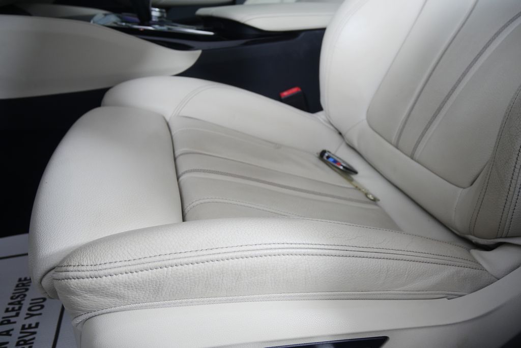 Thumbnail: 2023 BMW 5 Series - 11