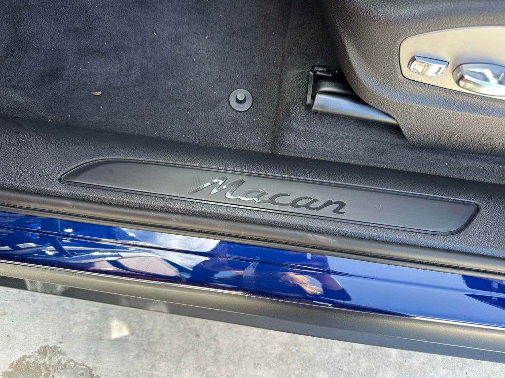 Thumbnail: 2026 Porsche Macan - 22