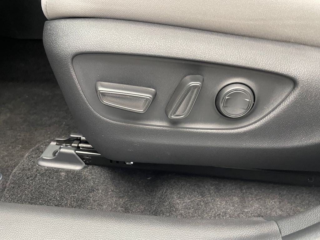 Thumbnail: 2025 Toyota RAV4 - 12