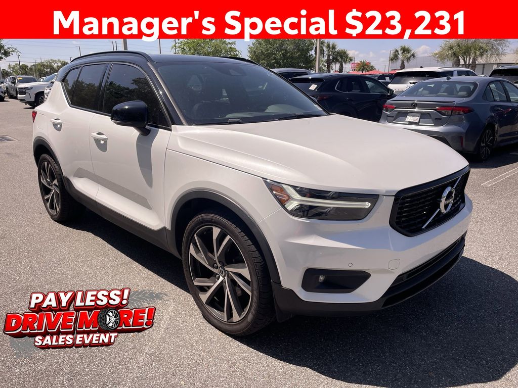 Crystal White 2021 Volvo XC40 SUV / Crossover All-Wheel Drive Automatic