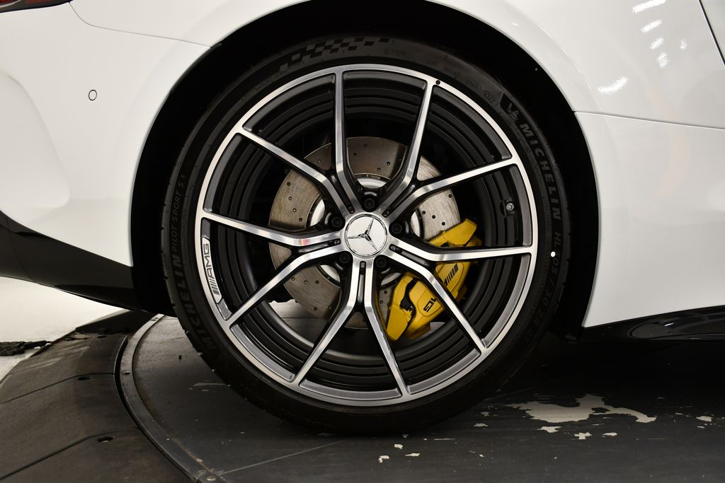 Thumbnail: 2026 Mercedes-Benz AMG GT - 16