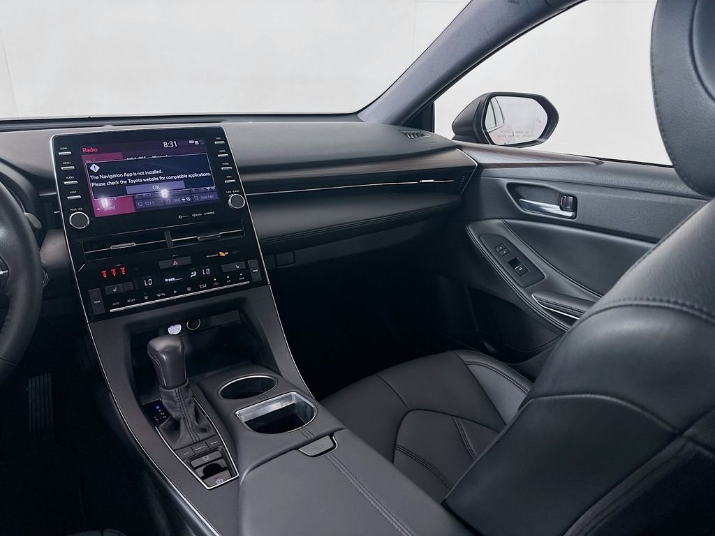 Thumbnail: 2022 Toyota Avalon - 22