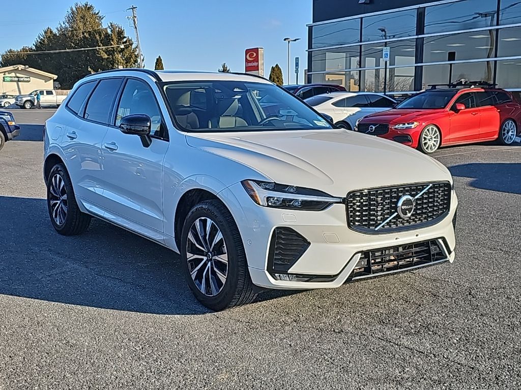 2023 Volvo XC60 B5 Plus Dark Theme AWD