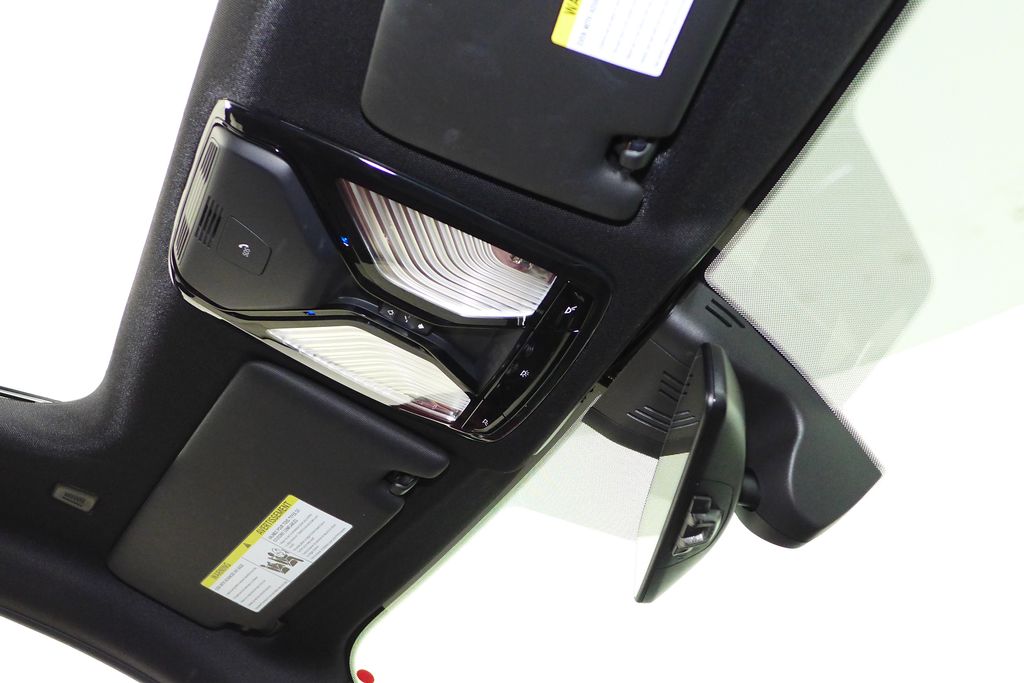 Thumbnail: 2023 BMW i4 - 17