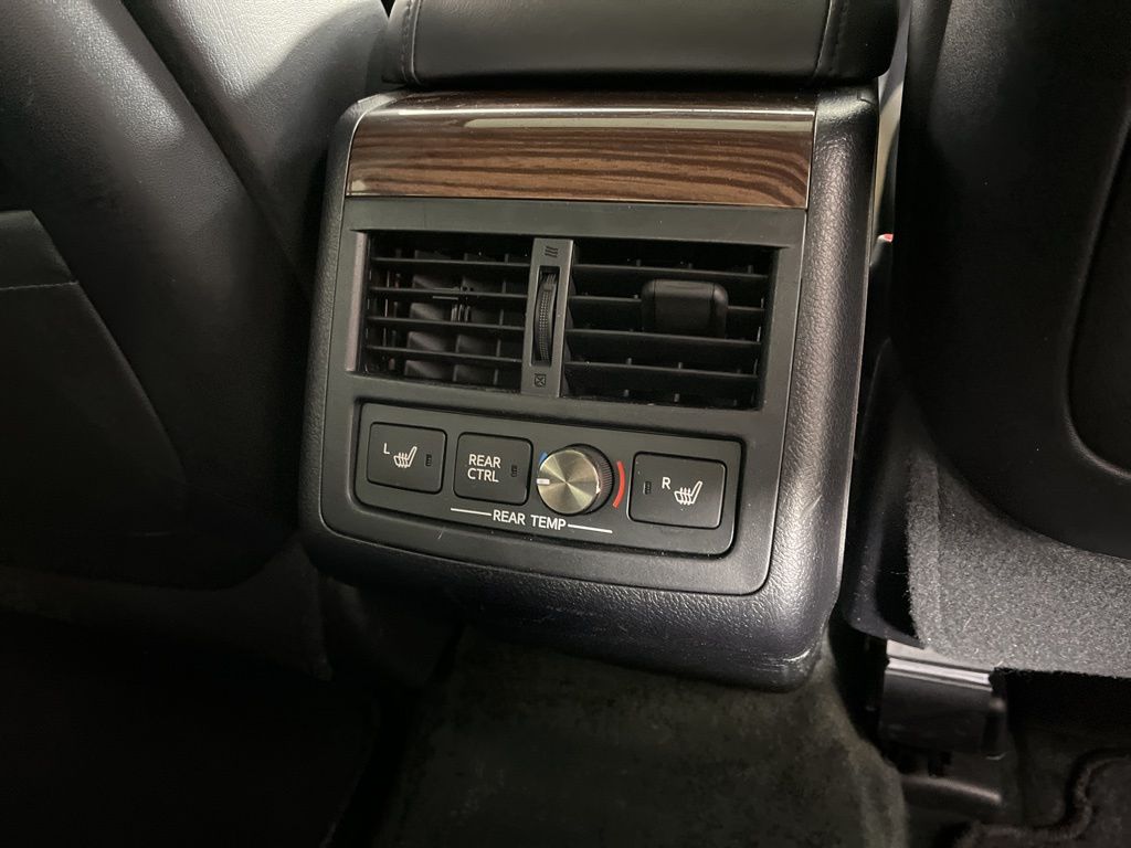 Thumbnail: 2013 Toyota Avalon - 17