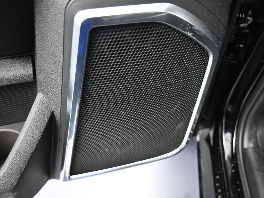 New 2026 Diamond Black Crystal Pearlcoat Ram Laramie image 15