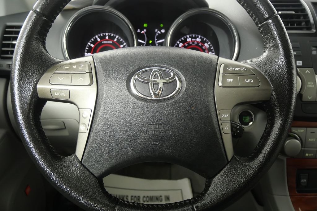 2010 Toyota Highlander Limited 19