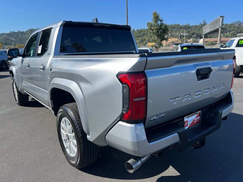 2025 Toyota Tacoma SR5 Double Cab photo 4