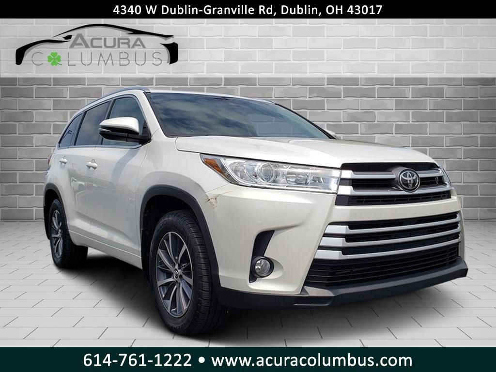 White (Blizzard Pearl) 2017 Toyota Highlander SUV / Crossover All-Wheel Drive 8-Speed Automatic