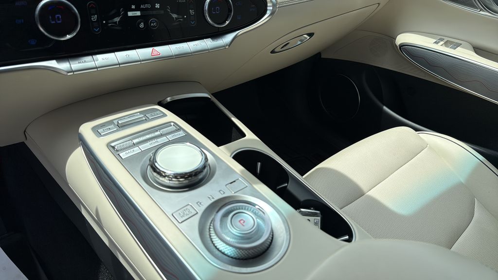 2023 Genesis GV70