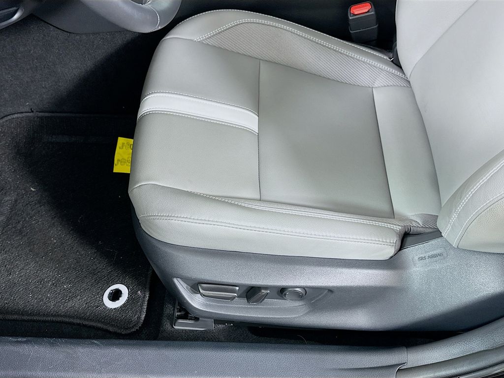 Thumbnail: 2025 Toyota Camry - 19