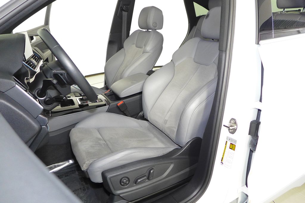 Thumbnail: 2022 Audi SQ5 - 22