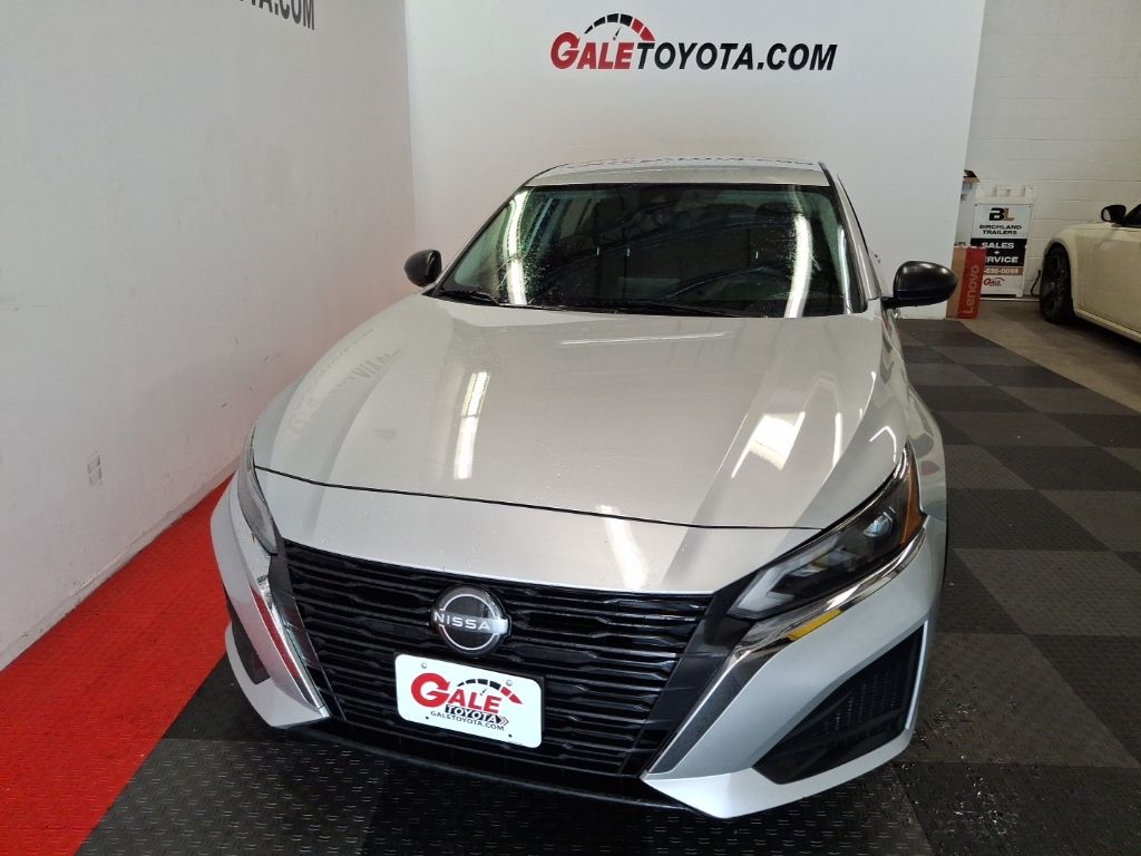 Used 2024 Nissan Altima Sedan