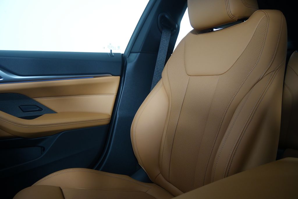 Thumbnail: 2026 BMW i4 - 24