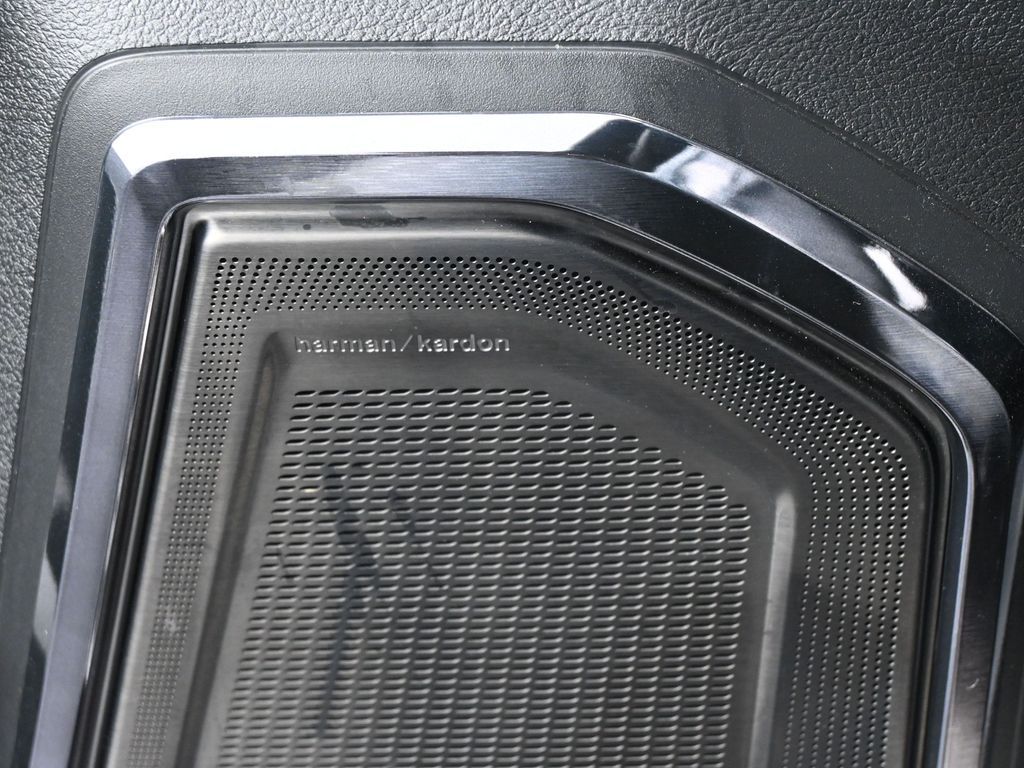 Used 2024 Billet Silver Metallic Clearcoat Ram Limited image 26