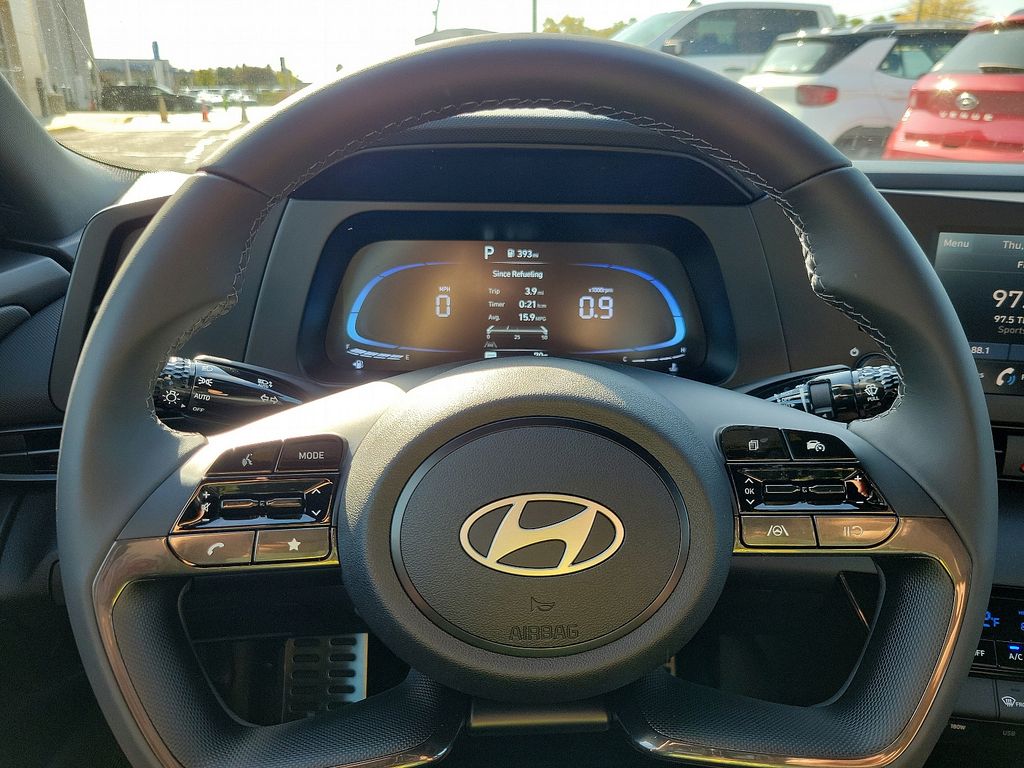 2025 Hyundai Elantra Sport 11