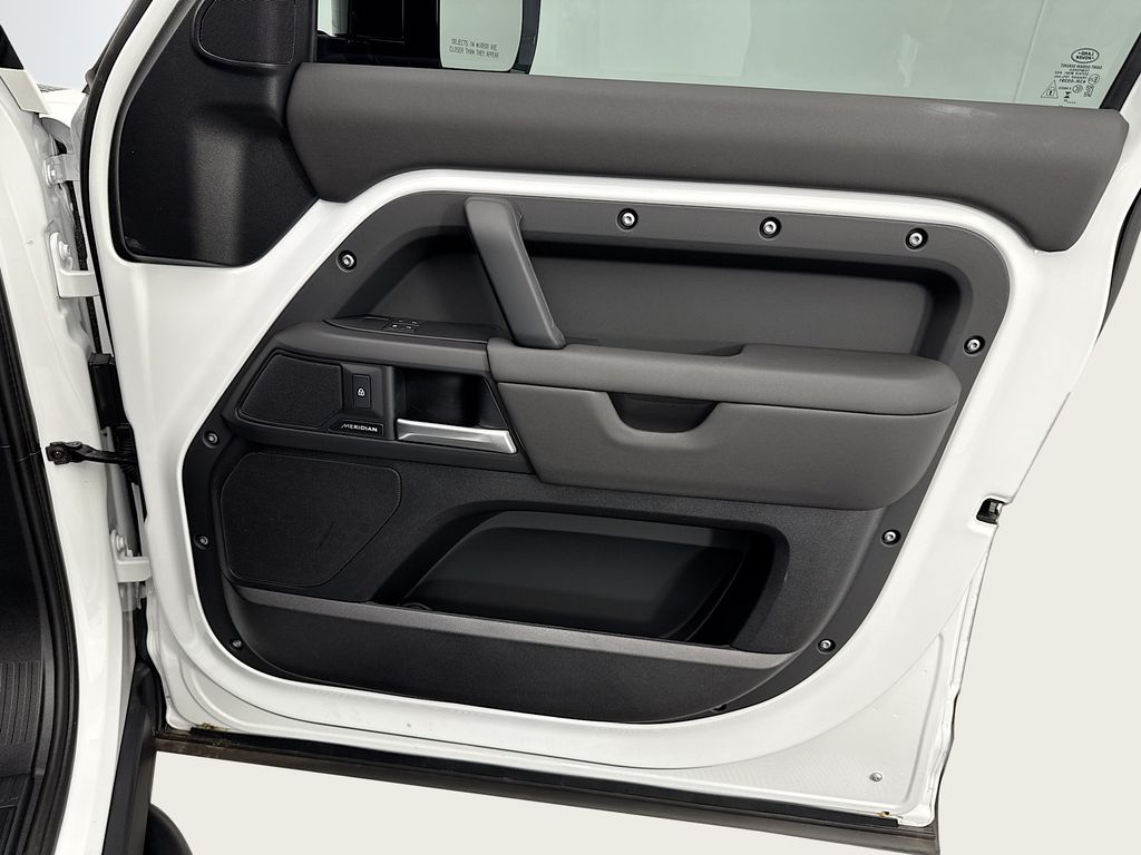 Thumbnail: 2025 Land Rover Defender - 24