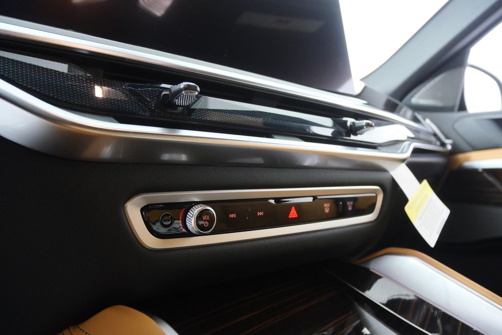 Thumbnail: 2026 BMW X6 - 21