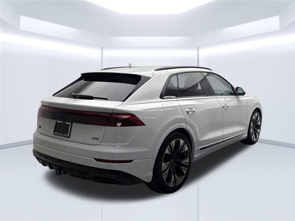 Thumbnail: 2026 Audi Q8 - 8