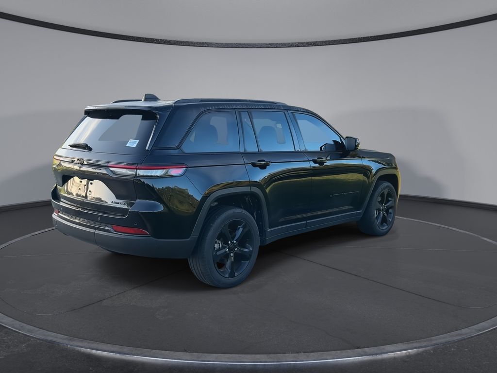 Thumbnail: 2023 Jeep Grand Cherokee - 8
