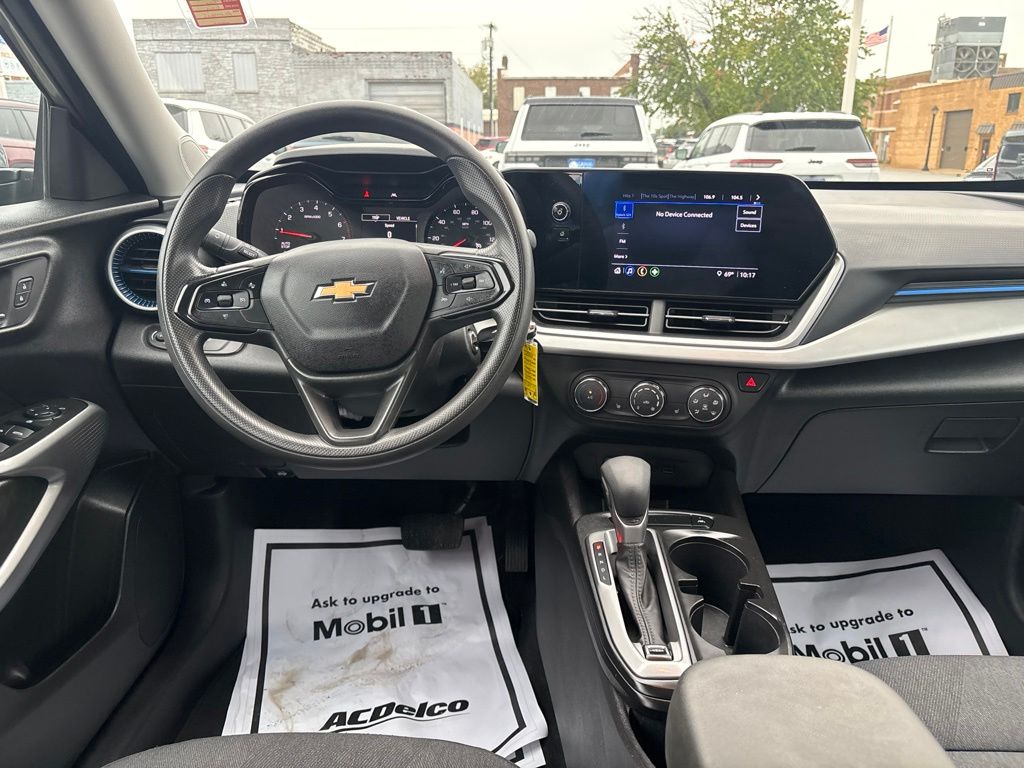 Used 2024 Chevrolet Trax SUV