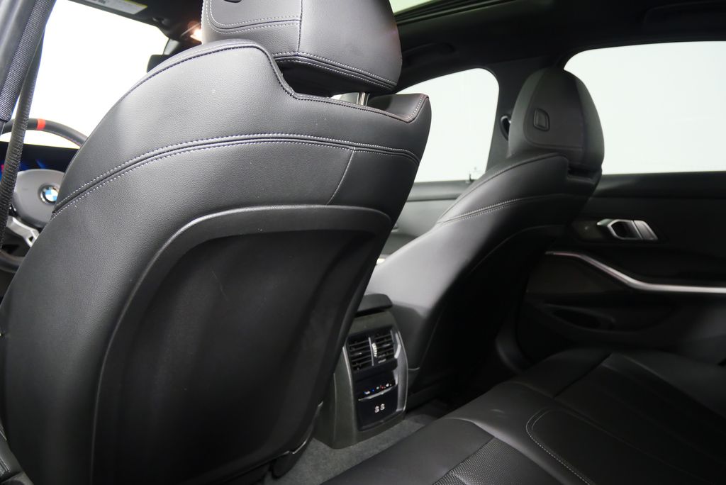 2025 BMW 3 Series M340i 17