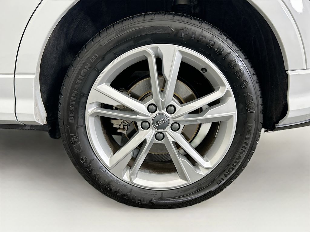 Thumbnail: 2020 Audi Q3 - 31