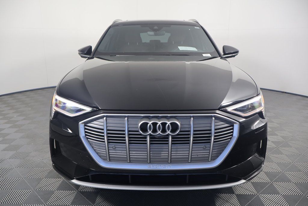 2022 Audi e-tron Premium Plus 2