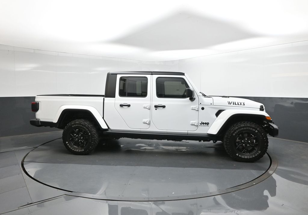 Used 2024 Jeep Gladiator Truck